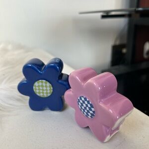 Essentials Blue and Pink Floral salt and pepper holder new ceramic